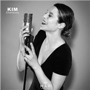 Chanteuse musicienne et coach vocal enseigne la technique vocale et l'art de l'interprétation !
Tous niveaux bienvenus